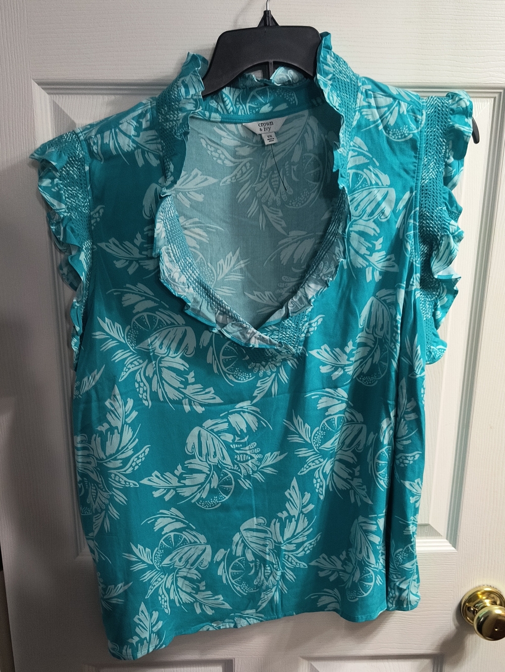 Crown And Ivy Turquoise White Floral Ruffle V-Neck Camisole, NEW
